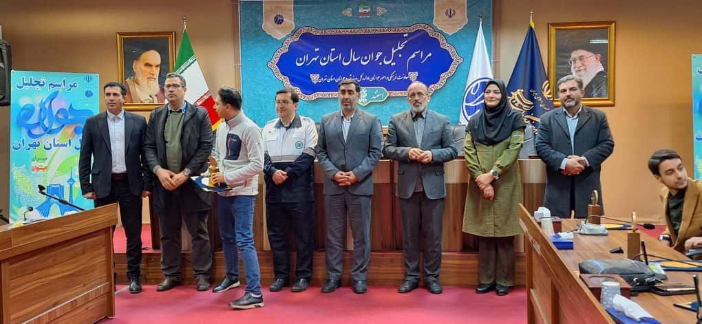 تقدیر از سید حسام‌الدین میری دانشجوی دانشکده مهندسی مکانیک دانشگاه صنعتی شریف در مراسم تجلیل از جوانان برتر سال استان تهران در سال 1403